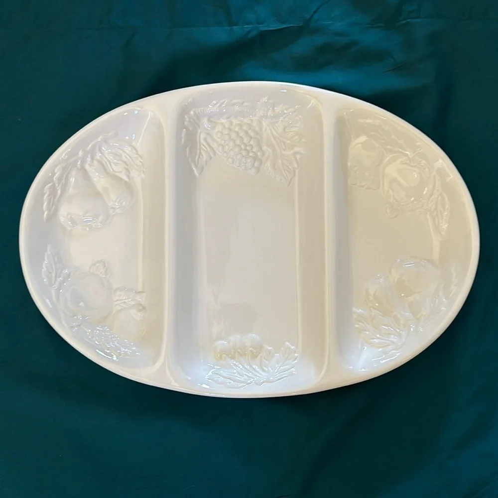 Nature cream three-segment divided serving tray